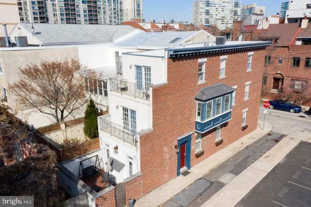 $935,000 | 2212 Race Street, Philadelphia, PA 19103