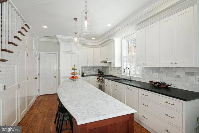 $935,000 | 2212 Race Street, Philadelphia, PA 19103