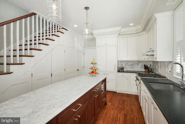 $935,000 | 2212 Race Street, Philadelphia, PA 19103