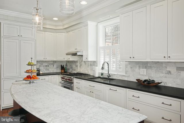 $935,000 | 2212 Race Street, Philadelphia, PA 19103