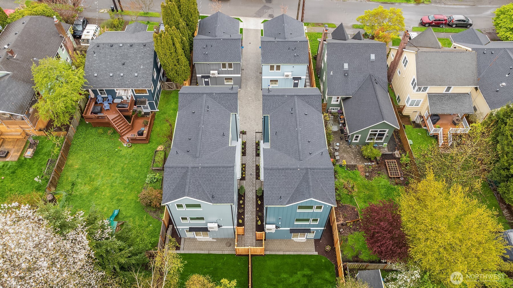 537 North 70th Street Seattle, WA 98103 - Photo 3 of 33