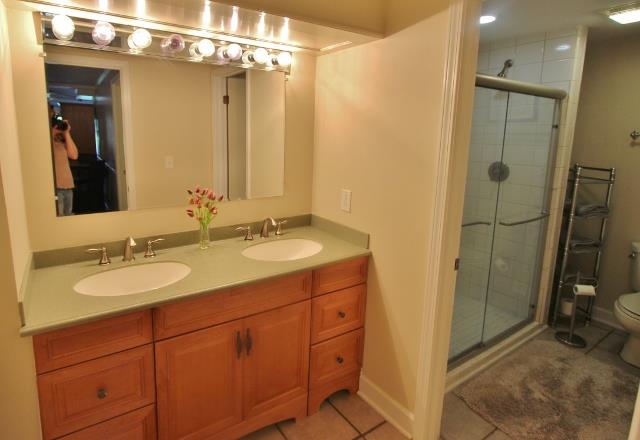 605 Dunaway Road Lebanon, TN 37090 - Photo 12 of 20 Updated bathroom with tile and double vanities