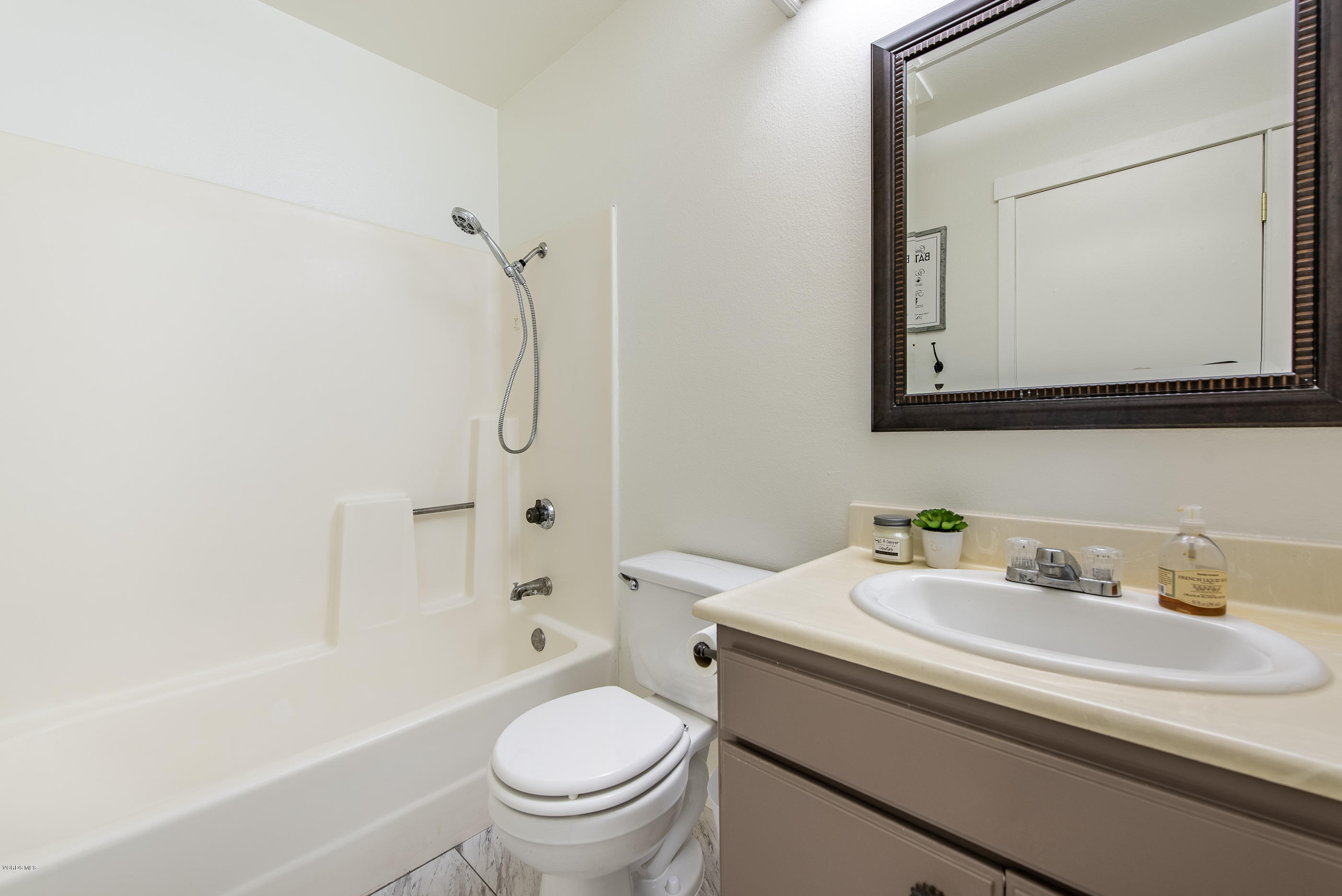 14977 Reedley Street Moorpark, CA 93021 - Photo 21 of 27 14977 Reedley St Moorpark-21