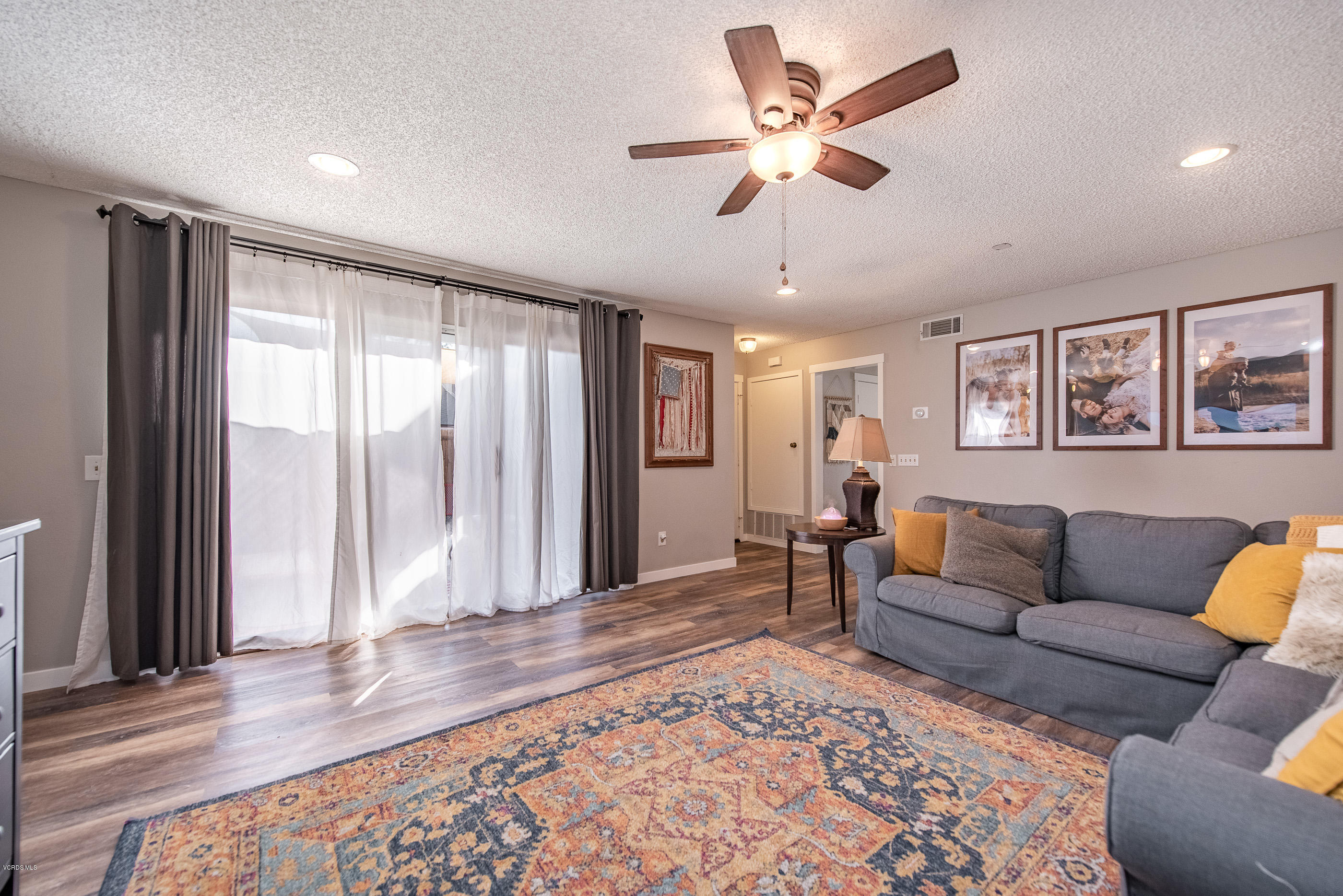 14977 Reedley Street Moorpark, CA 93021 - Photo 6 of 27 14977 Reedley St Moorpark-6