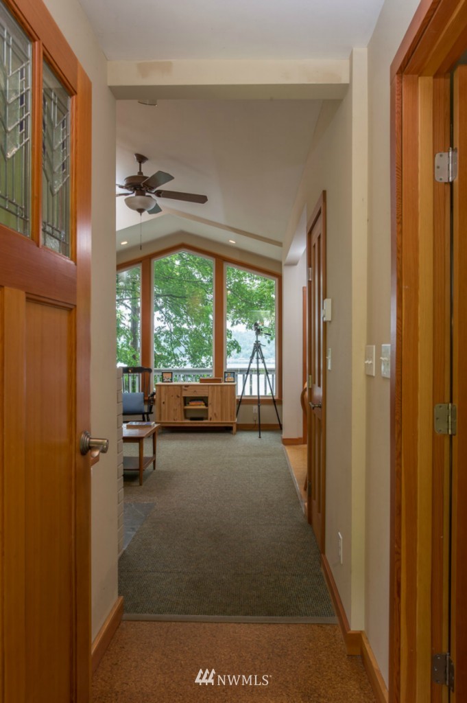 19623 Robinwood Road Southwest Vashon, WA 98070 - Photo 3 of 24 Gallery Image 3