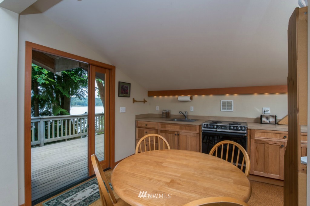 19623 Robinwood Road Southwest Vashon, WA 98070 - Photo 8 of 24 Gallery Image 8