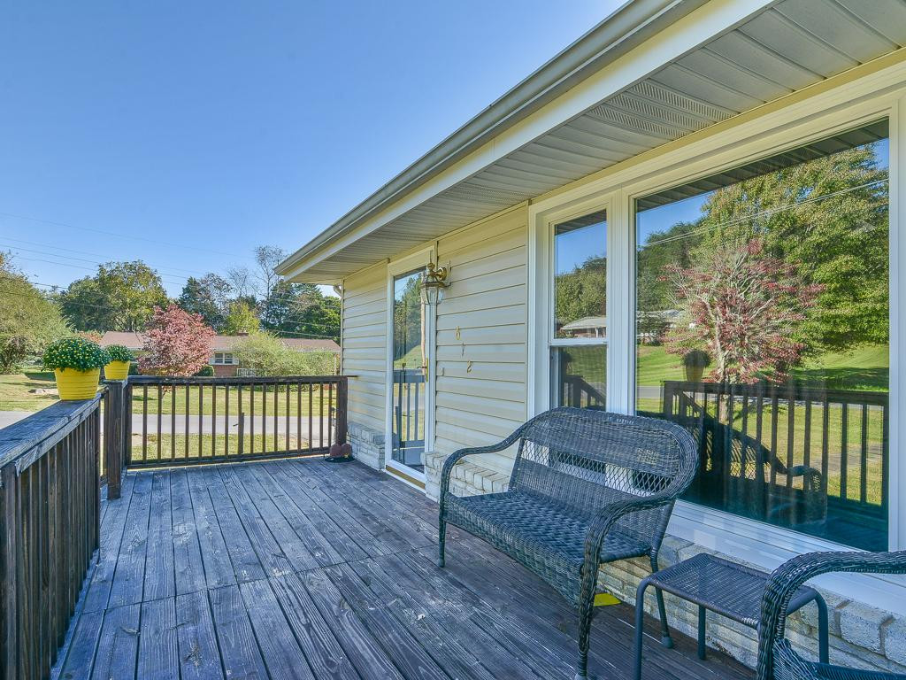 612 Pine Ridge Road Johnson City, TN 37601 - Photo 24 of 32 New front deck