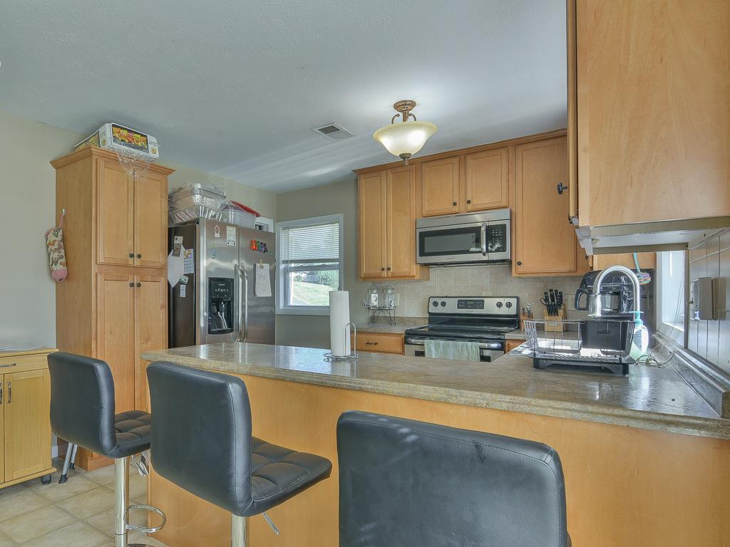 612 Pine Ridge Road Johnson City, TN 37601 - Photo 7 of 32 Kitchen