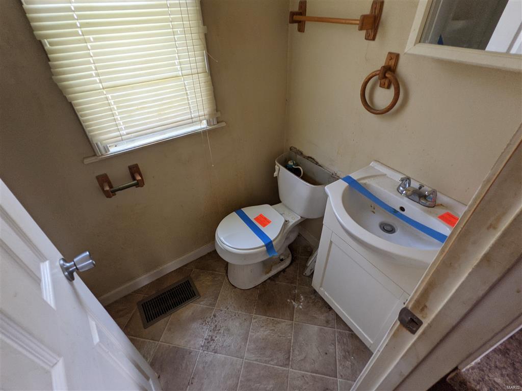 1125 Milton Road Alton, IL 62002 - Photo 12 of 13 Gallery Image 12