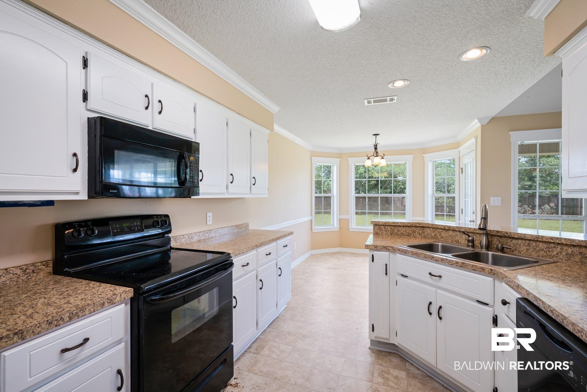 8590 Sable Court Semmes, AL 36575 - Photo 11 of 24