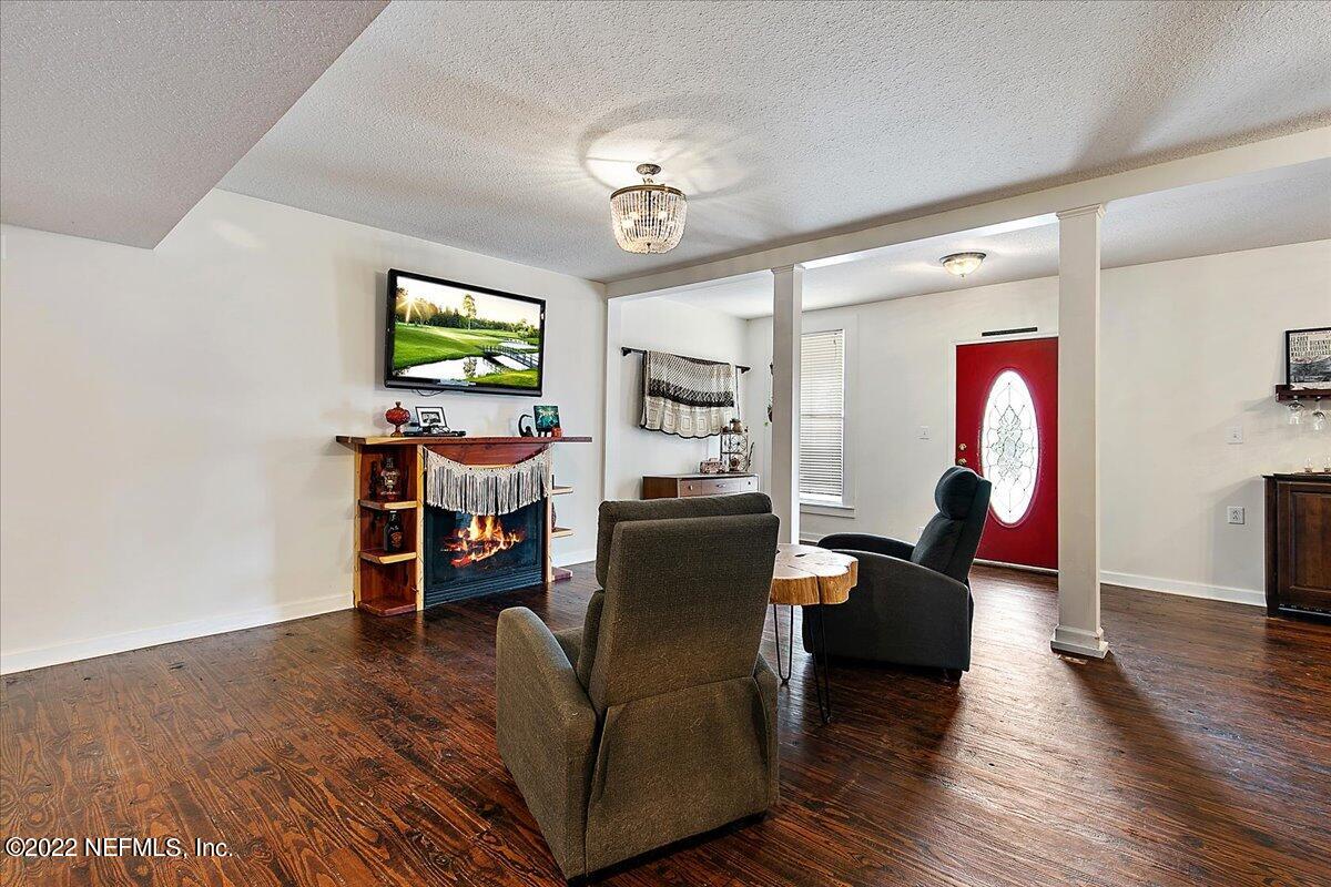 2704 Loretto Road Jacksonville, FL 32223 - Photo 6 of 38 06-Living Room