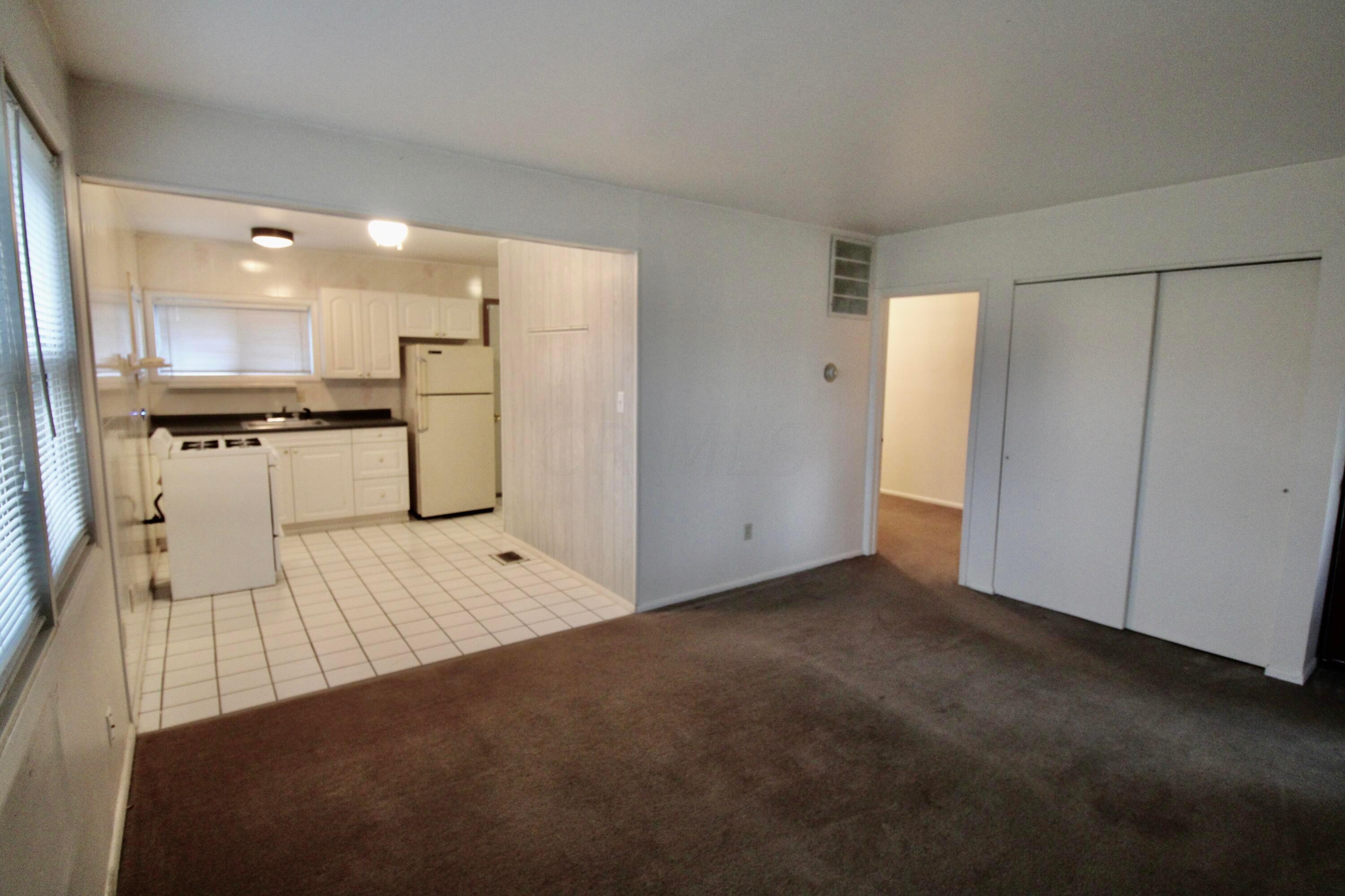 3464-3466 Eakin Road Columbus, OH 43204 - Photo 43 of 51 Family Room 1 bedroom unit