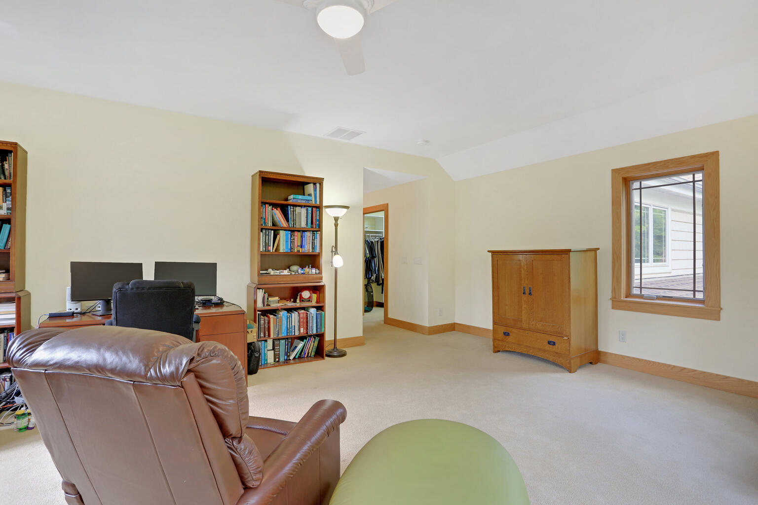 1011 West Charles Street Champaign, IL 61821 - Photo 26 of 51 a living room with furniture