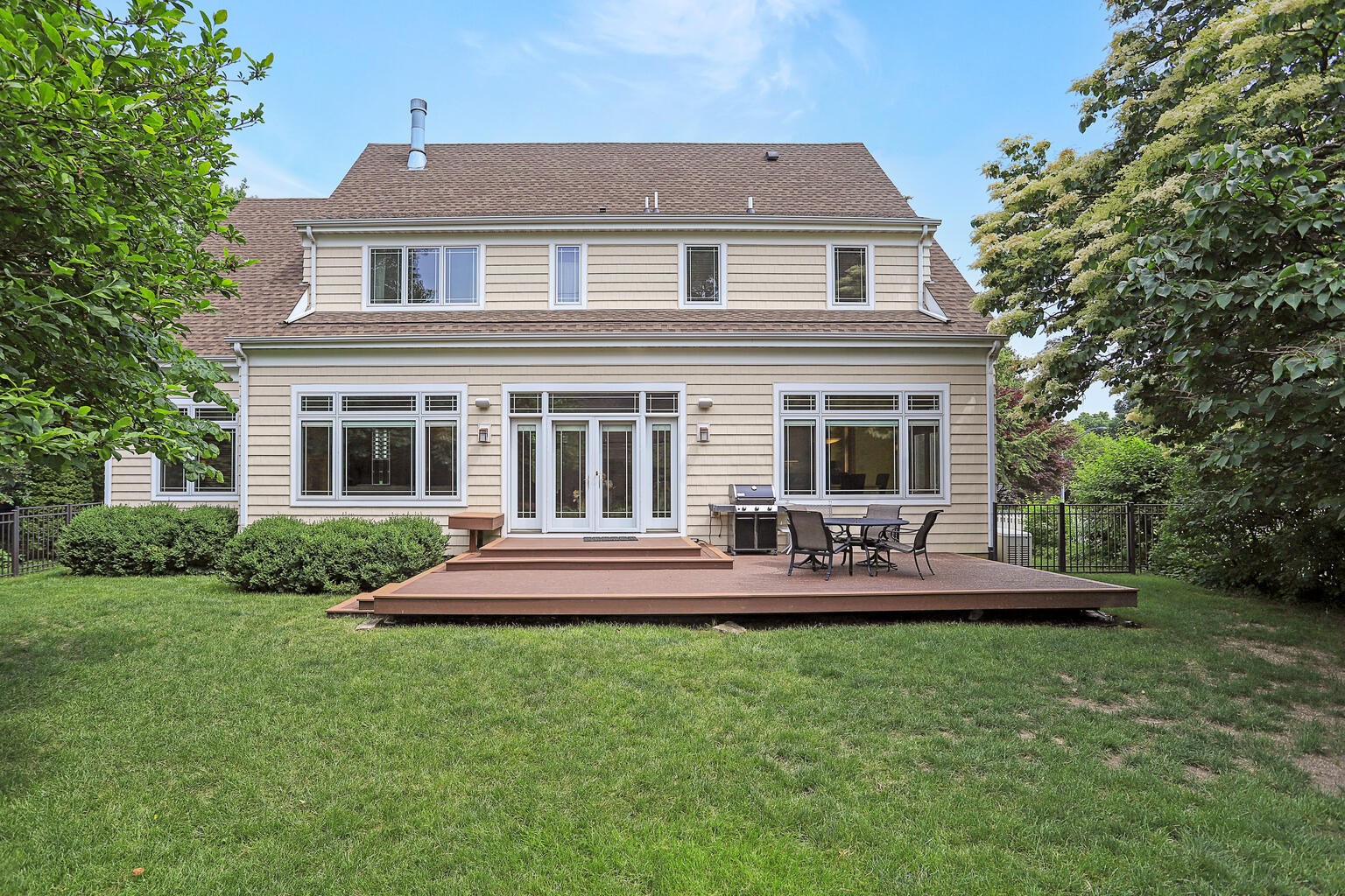 1011 West Charles Street Champaign, IL 61821 - Photo 45 of 51 front view of house with a yard
