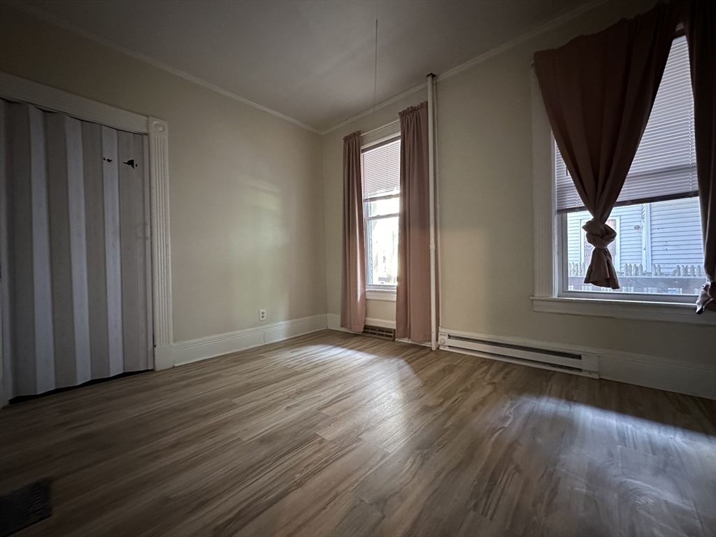 26 Hebron Street Springfield, MA 01107 - Photo 6 of 11
