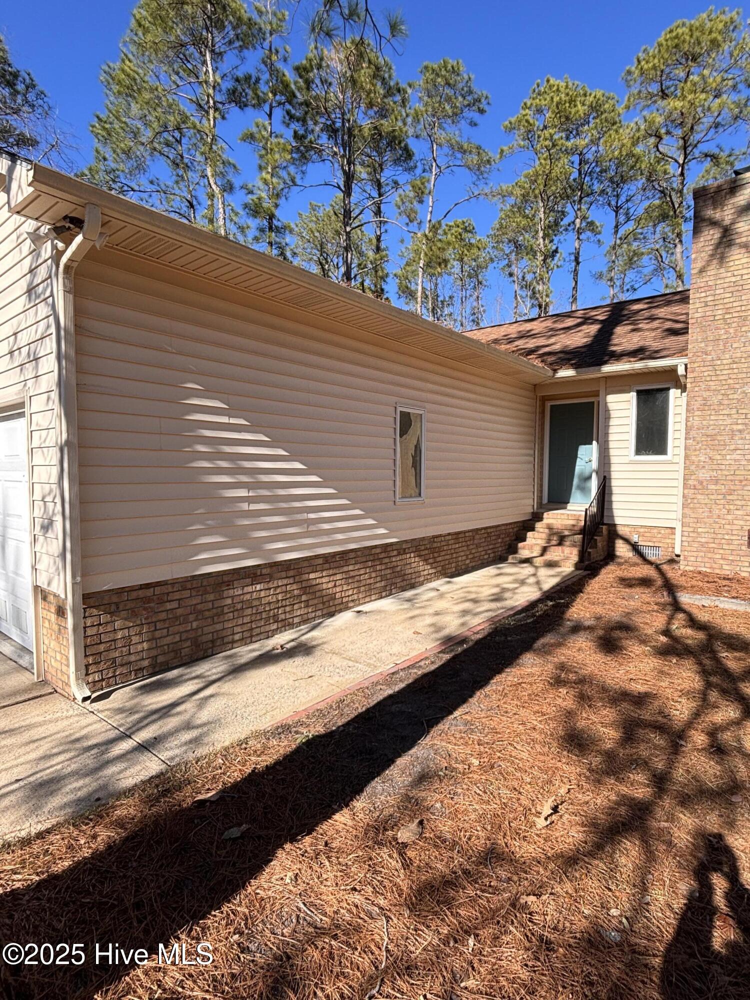 816 Helm Drive New Bern, NC 28560 - Photo 3 of 44 IMG_9308