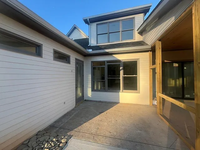 a view of a entrance door of the house