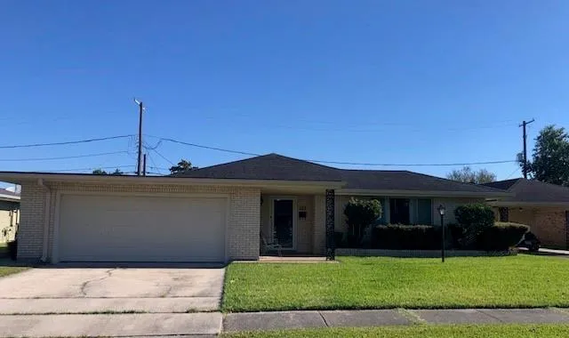 $2,600 | 127 Willow Drive, Gretna, LA 70053