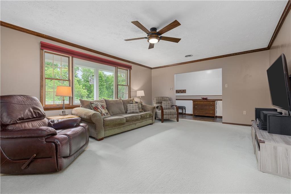 452 School Road Clinton, PA 15026 - Photo 12 of 25 Gallery Image 12