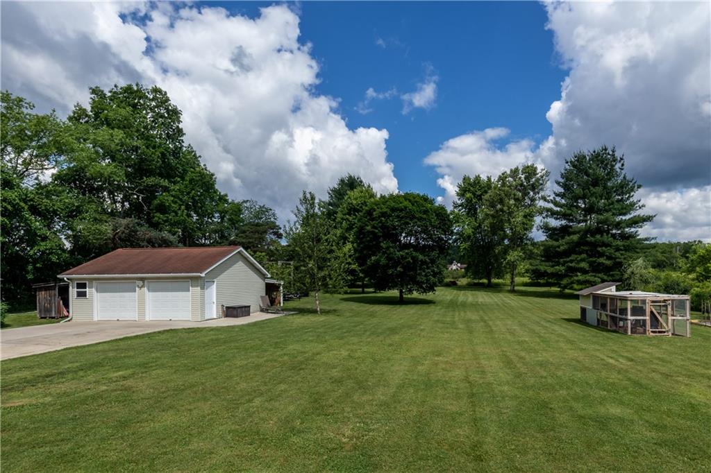 452 School Road Clinton, PA 15026 - Photo 4 of 25 Gallery Image 4