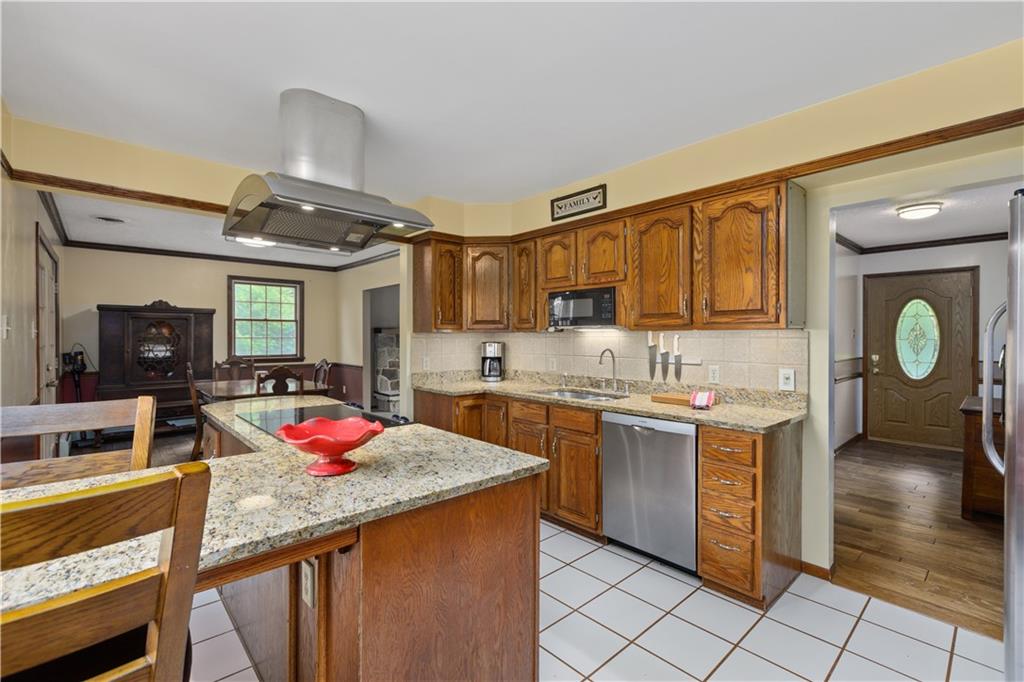 452 School Road Clinton, PA 15026 - Photo 8 of 25 Gallery Image 8