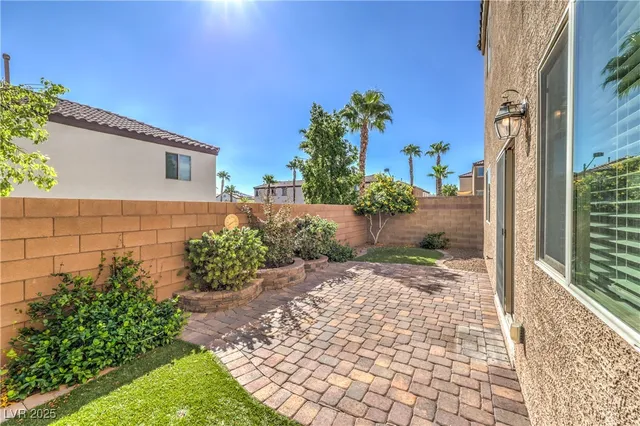 $423,000 | 7600 Baluster Court, Las Vegas, NV 89149