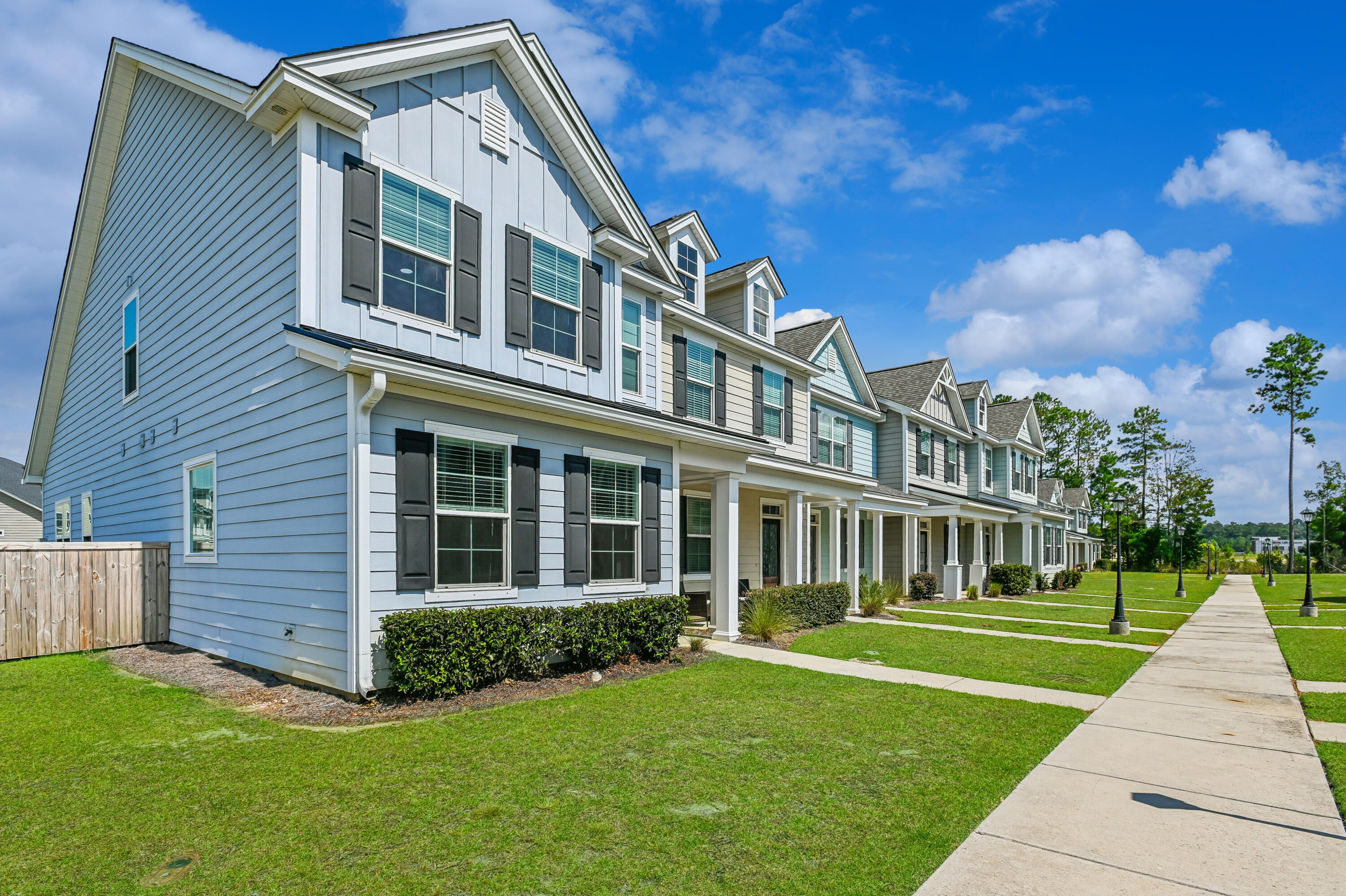 401 Stoneleigh Lane Moncks Corner, SC 29461 - Photo 3 of 32 Front