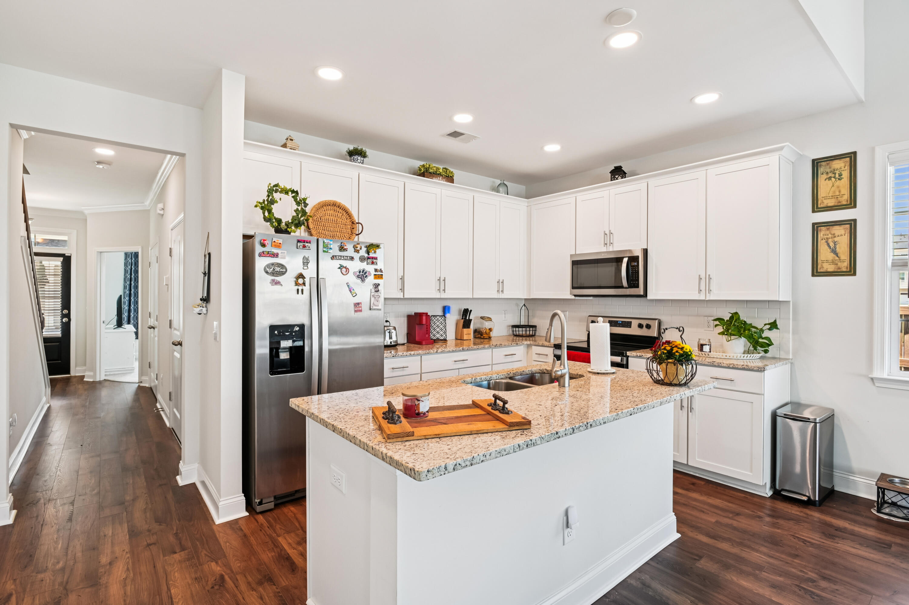 401 Stoneleigh Lane Moncks Corner, SC 29461 - Photo 8 of 32 Kitchen w/ Island