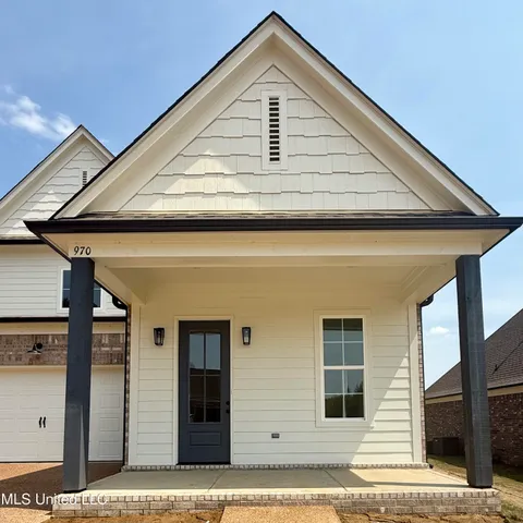 $388,900 | 970 Coahoma Court, Nesbit, MS 38651