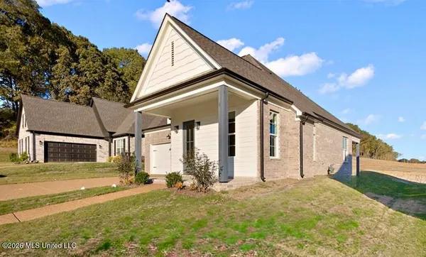$388,900 | 970 Coahoma Court, Nesbit, MS 38651