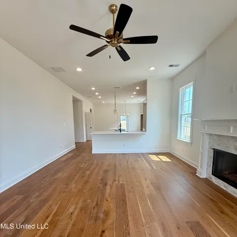 $388,900 | 970 Coahoma Court, Nesbit, MS 38651