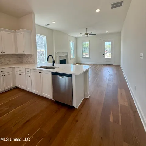 $388,900 | 970 Coahoma Court, Nesbit, MS 38651