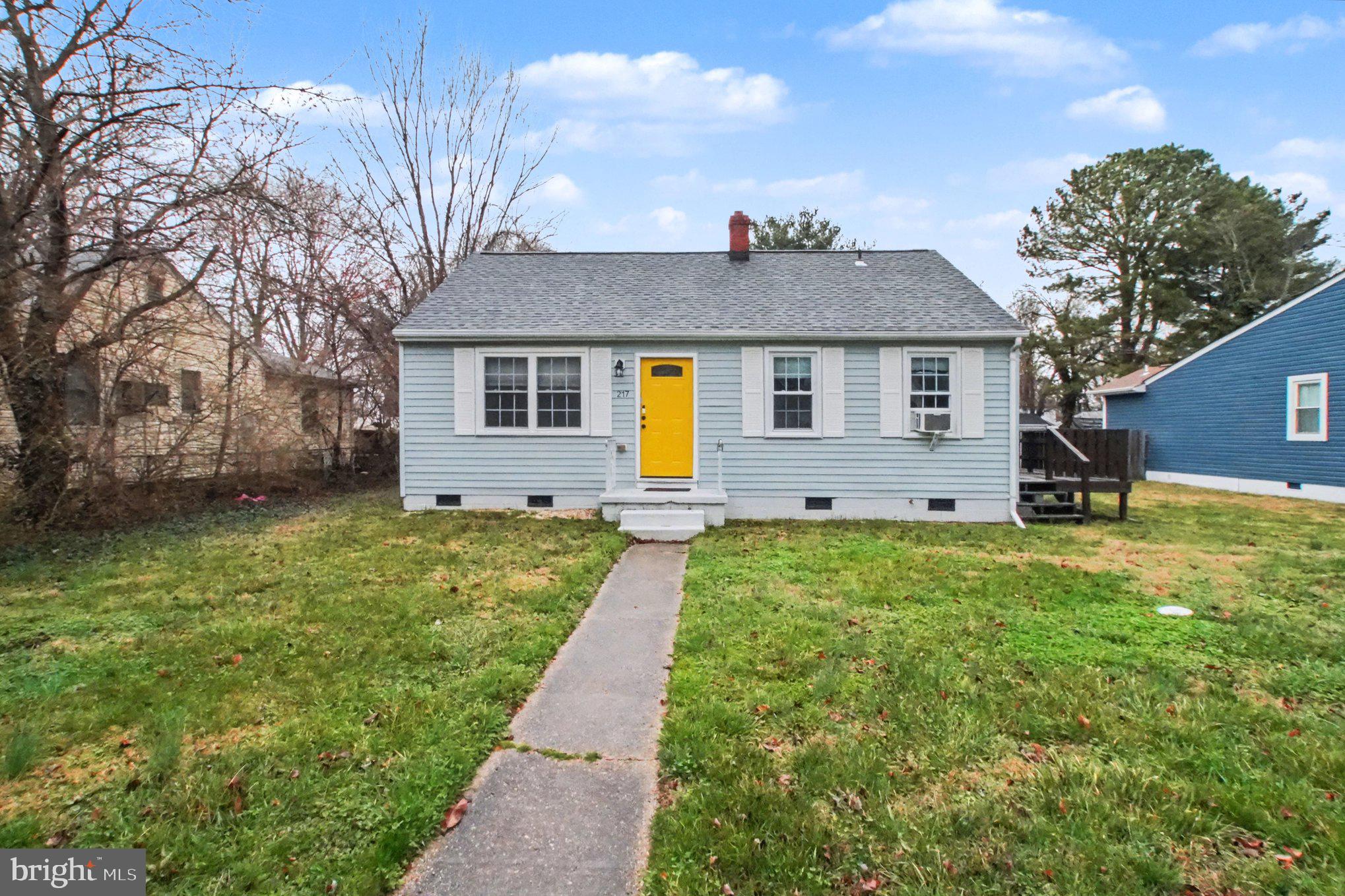 217 Locust Avenue Colonial Beach, VA 22443 - Photo 1 of 28