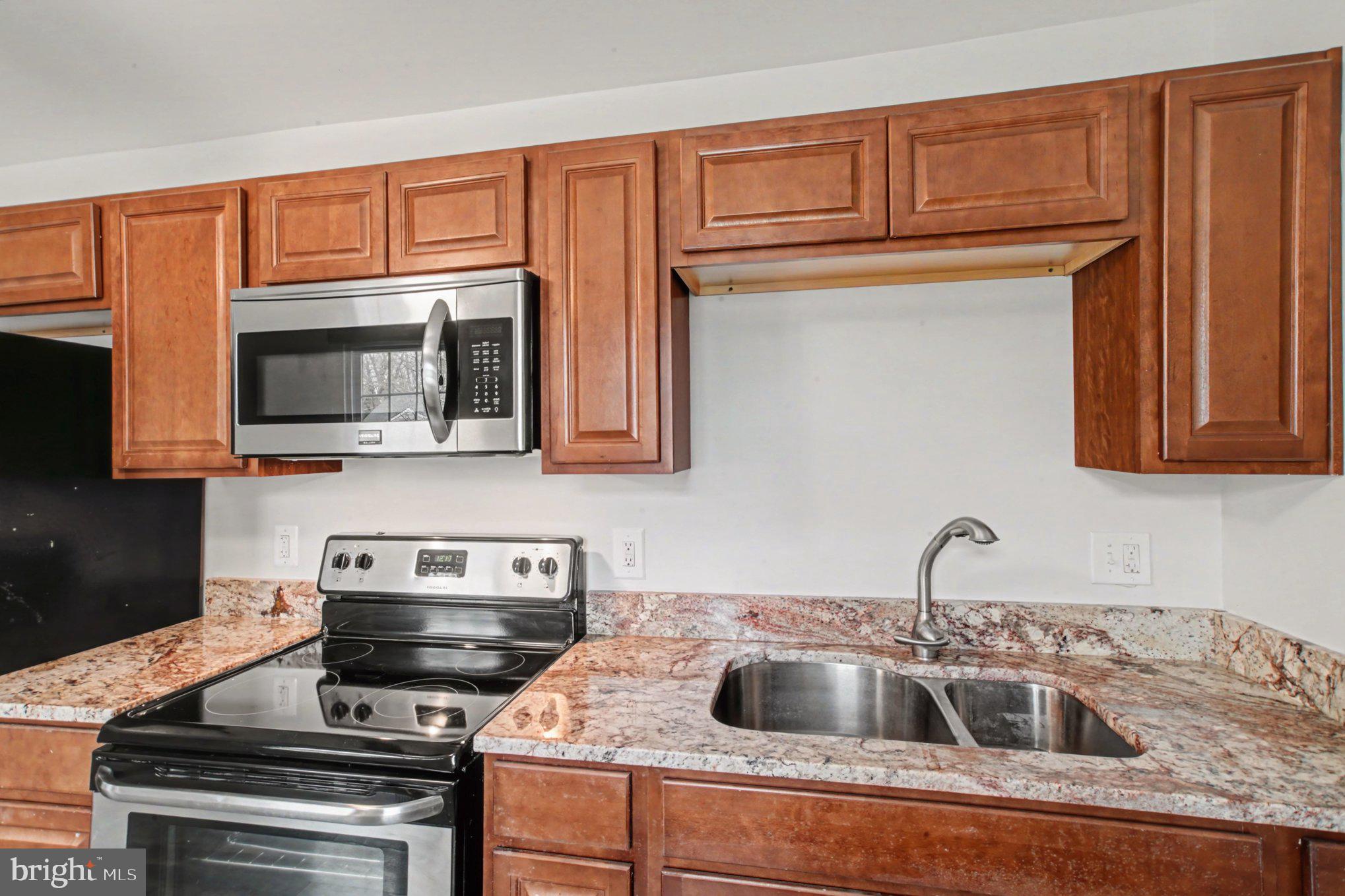 217 Locust Avenue Colonial Beach, VA 22443 - Photo 12 of 28