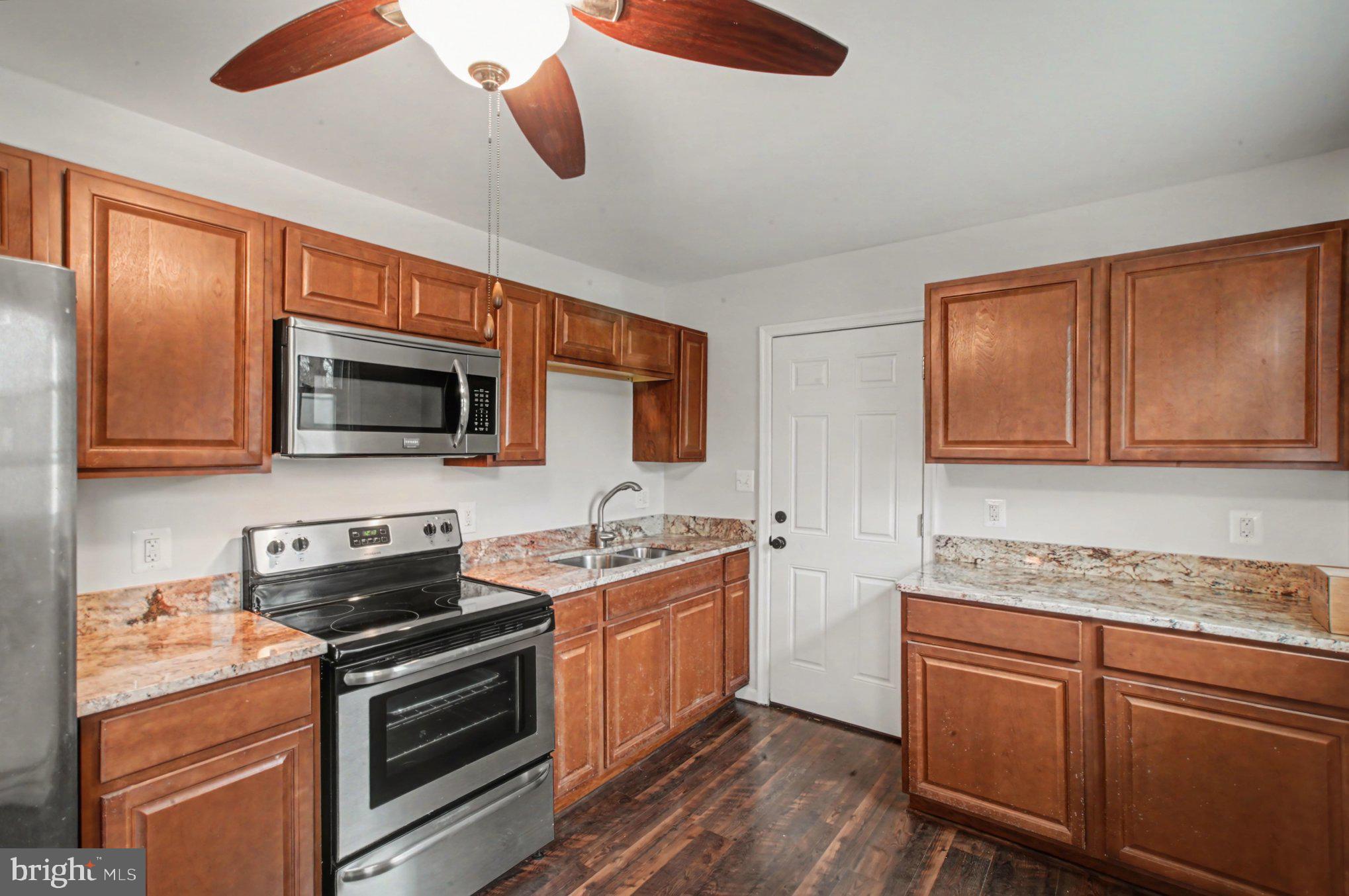 217 Locust Avenue Colonial Beach, VA 22443 - Photo 13 of 28
