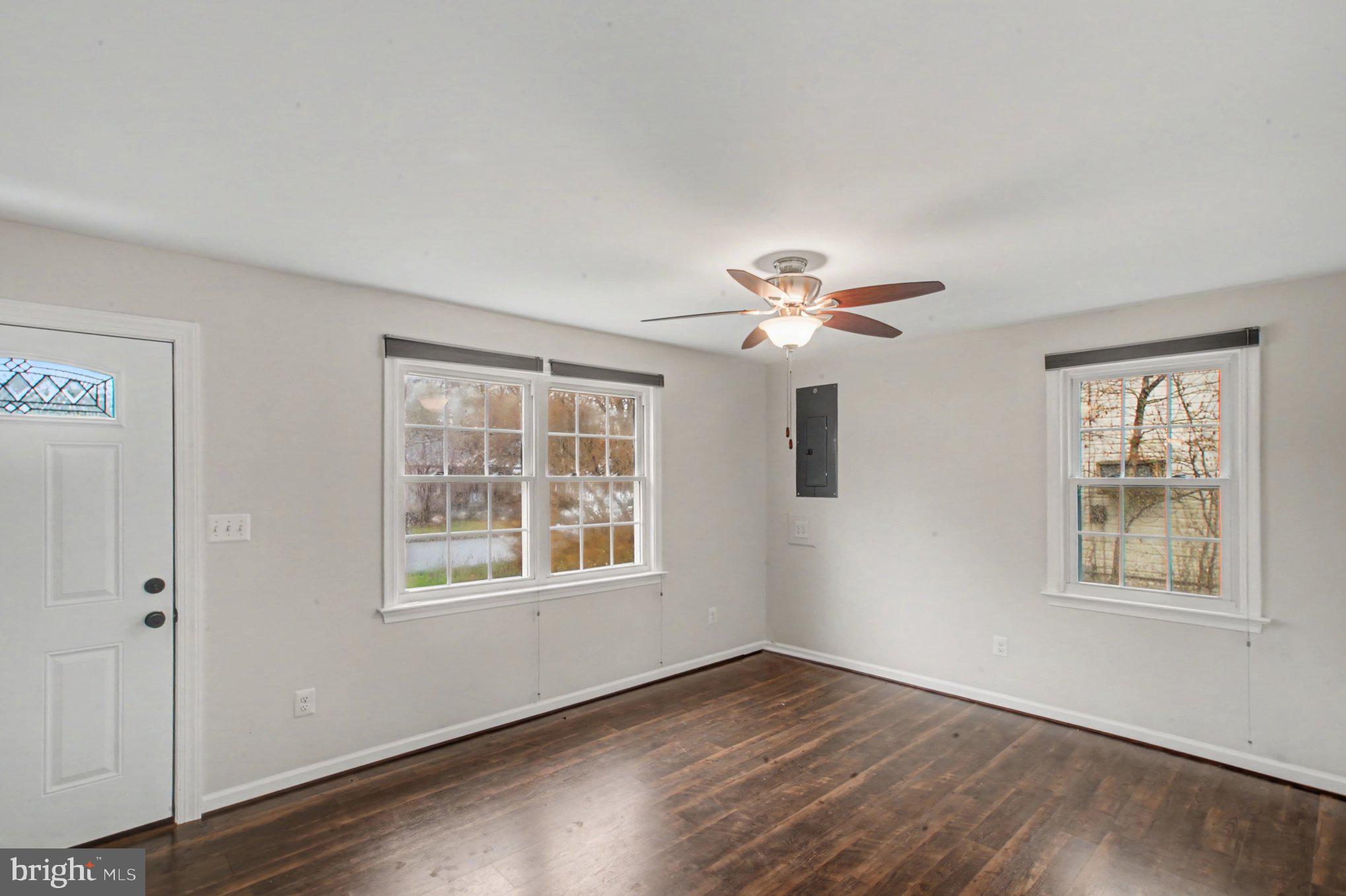 217 Locust Avenue Colonial Beach, VA 22443 - Photo 7 of 28