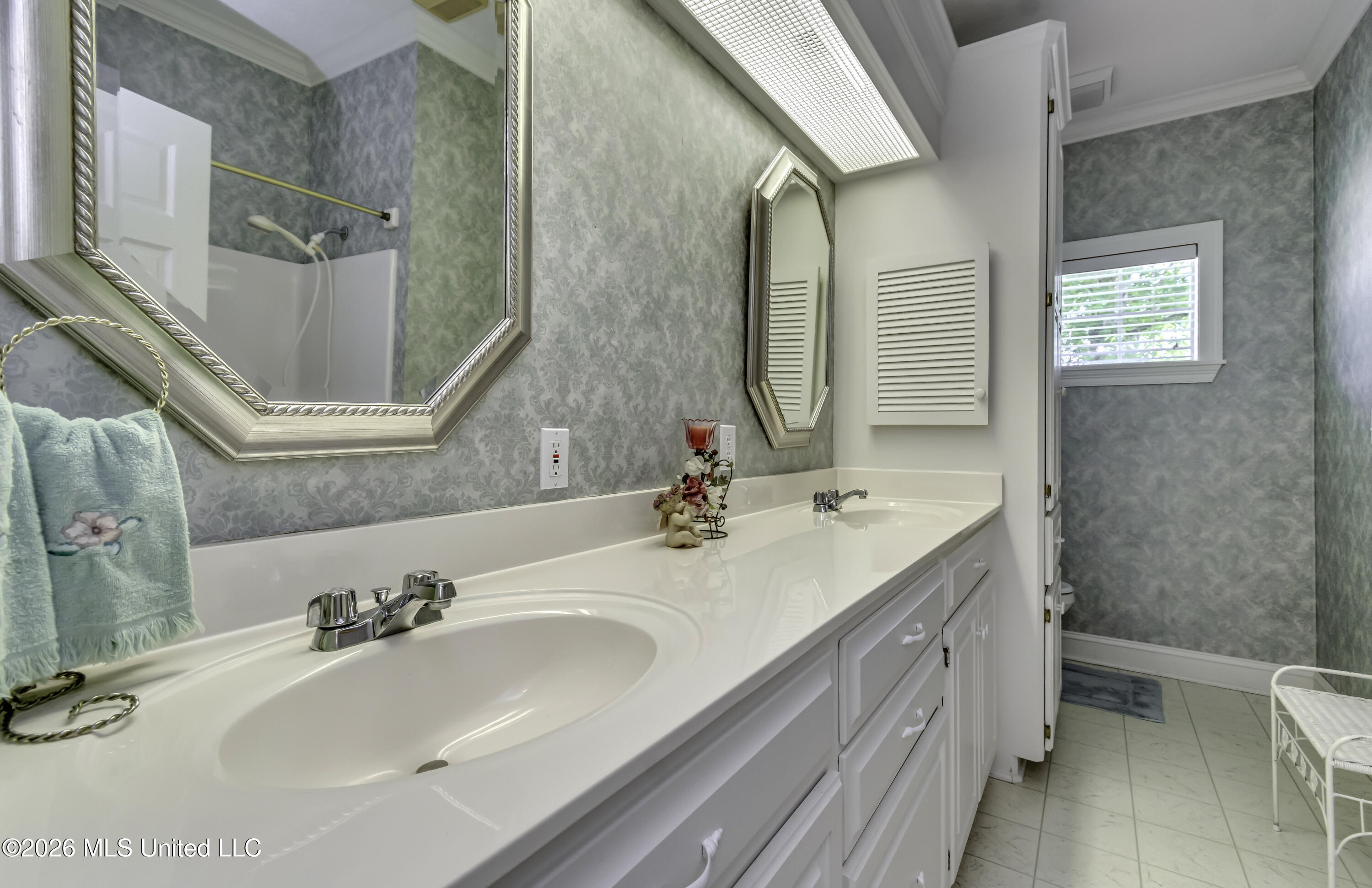 656 April Sound Pearl, MS 39208 - Photo 36 of 61 Bathroom 2