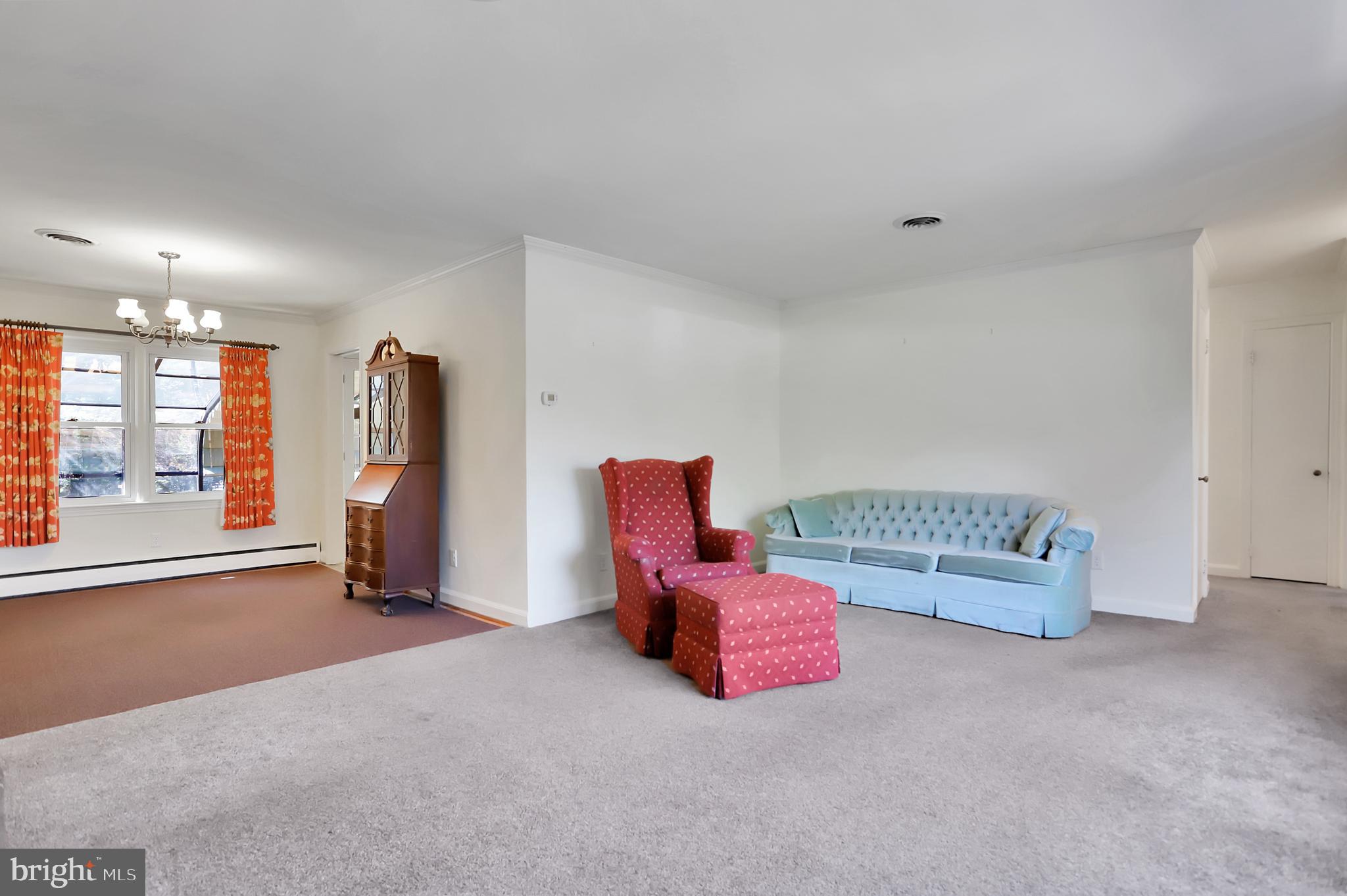 17915 Pin Oak Road Hagerstown, MD 21740 - Photo 5 of 40 Gallery Image 5