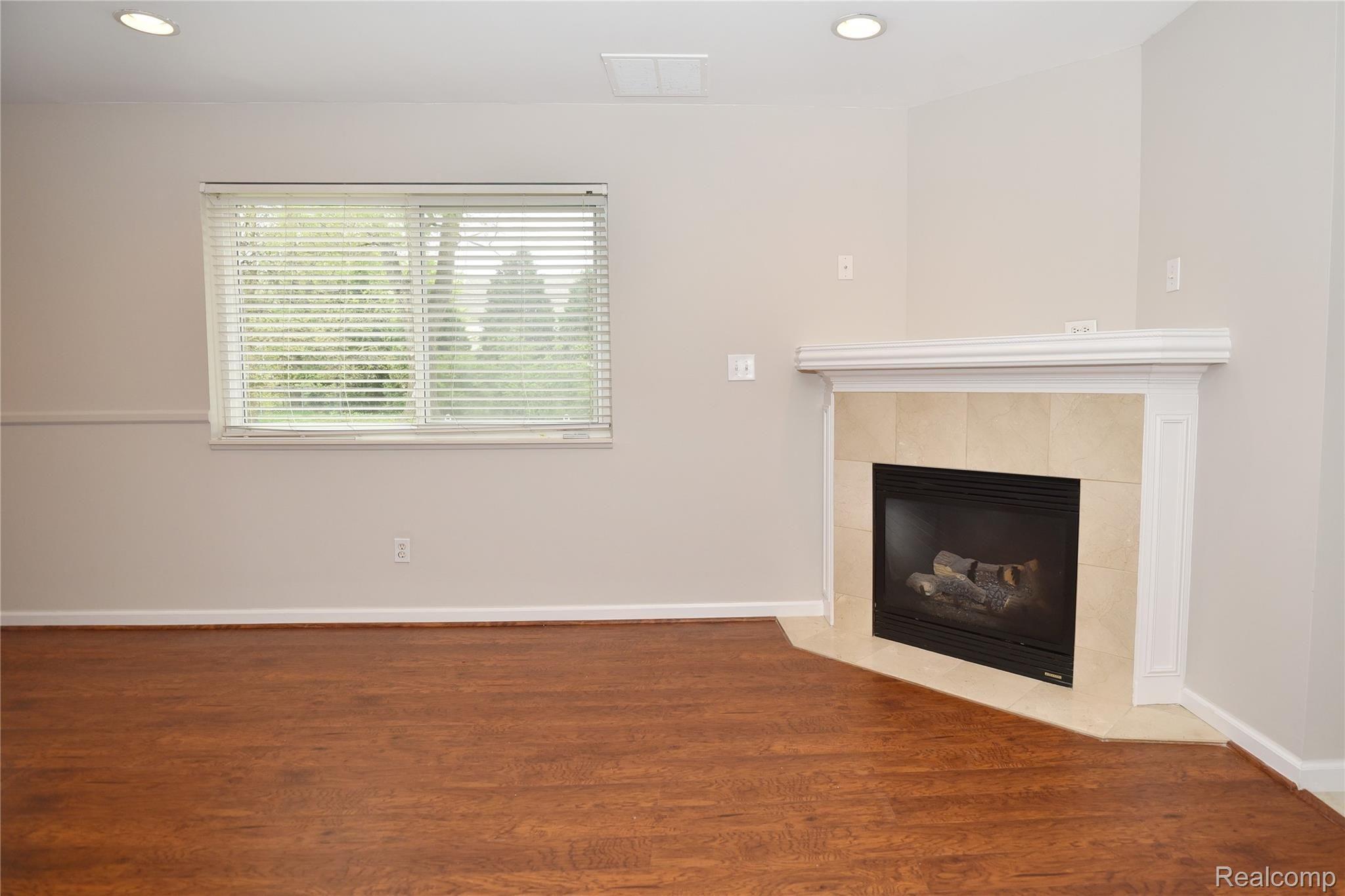 2793 East Square Lake Road Troy, MI 48085 - Photo 13 of 27 2793 E Square Lake Rd_13.JPG