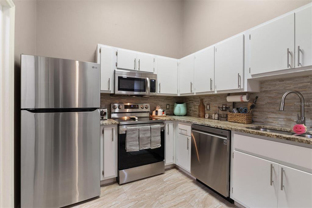 4700 Southwest Archer Road, Unit H57 Gainesville, FL 32608 - Photo 12 of 36 Gallery Image 12