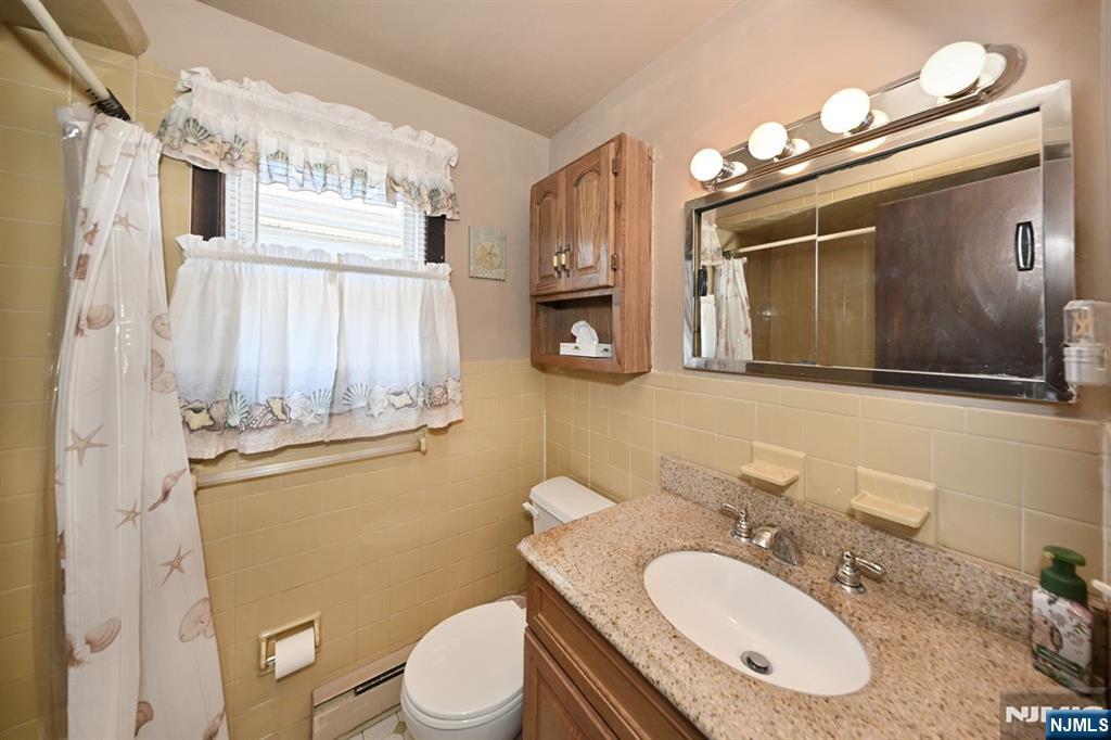 217 Grove Street Lodi, NJ 07644 - Photo 15 of 21