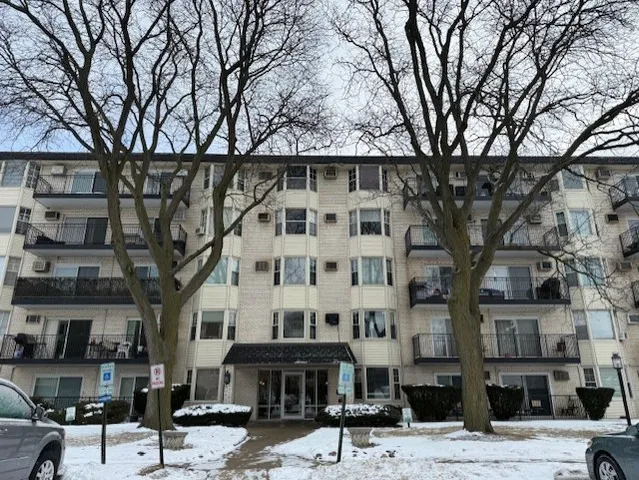 $199,000 | 5506 Lincoln Avenue, Unit 512, Morton Grove, IL 60053