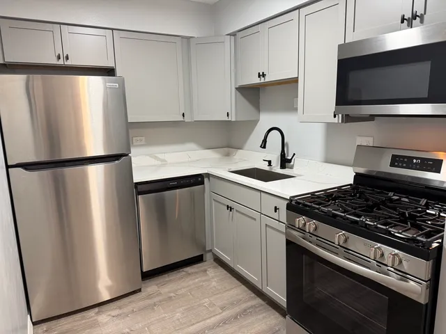 $199,000 | 5506 Lincoln Avenue, Unit 512, Morton Grove, IL 60053