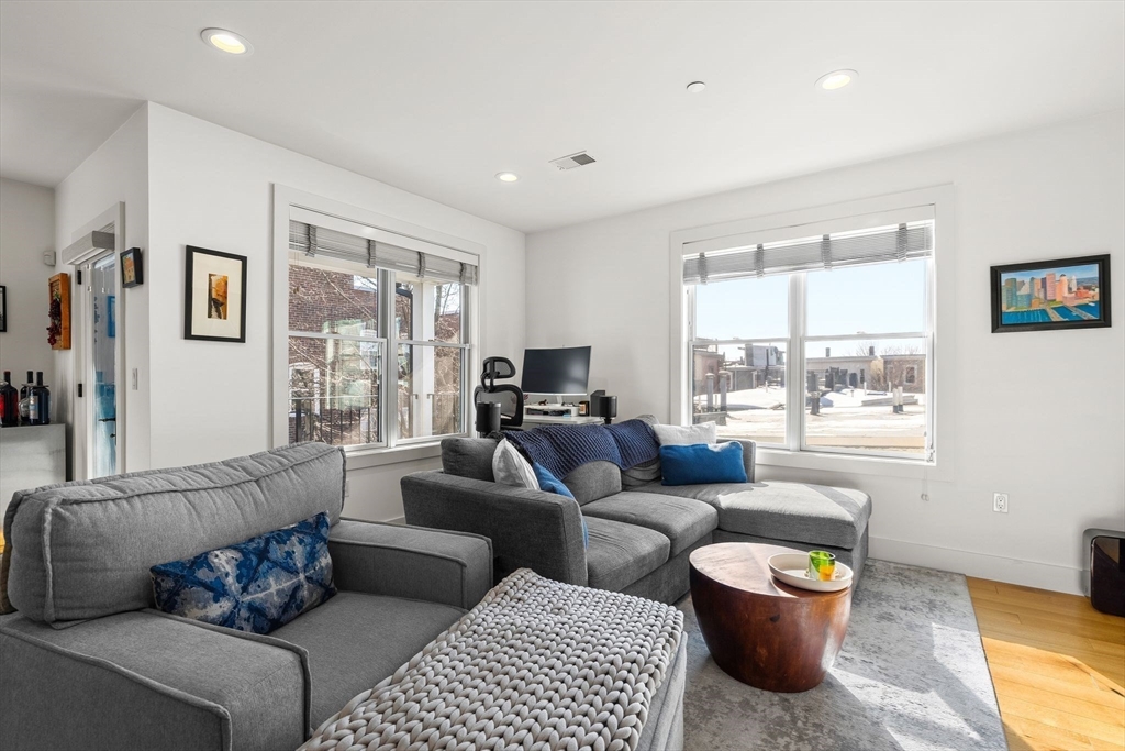 1 Leonard Place, Unit 3 Boston, MA 02127 - Photo 17 of 33