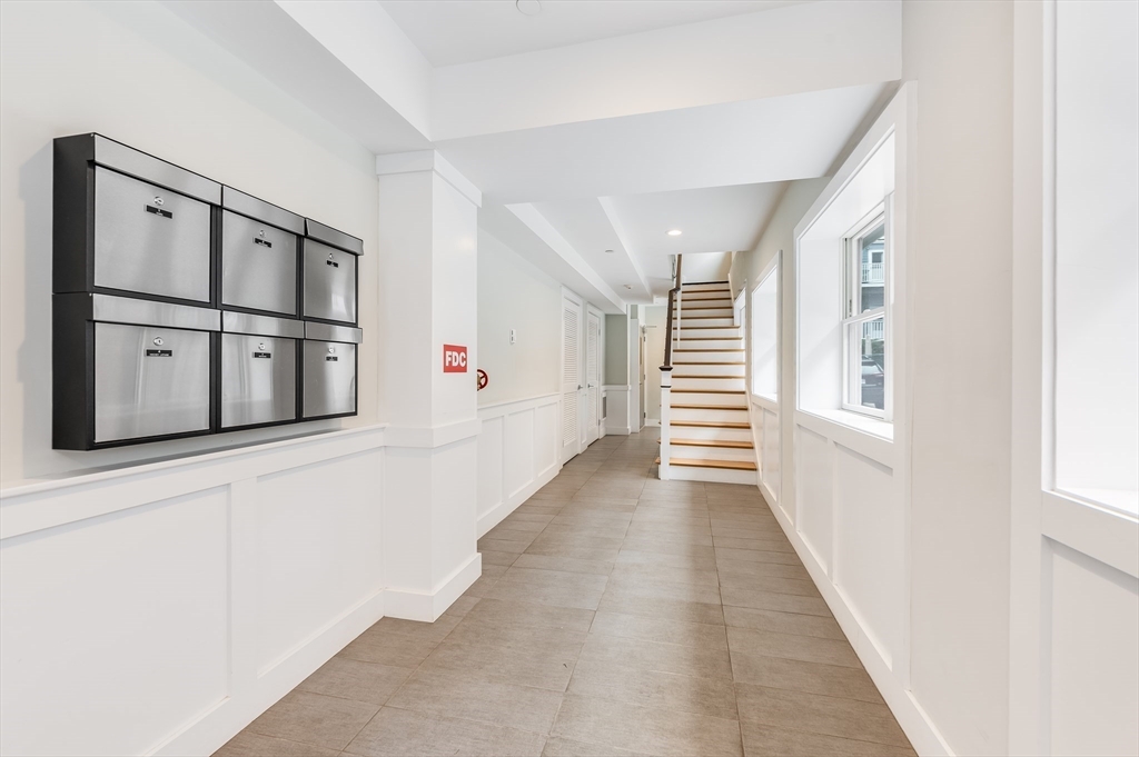 1 Leonard Place, Unit 3 Boston, MA 02127 - Photo 5 of 33