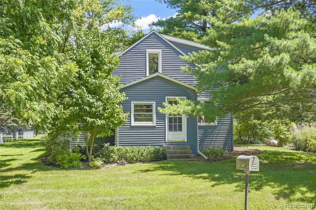 3257 St Clair Drive Rochester, MI 48309 - Photo 1 of 43