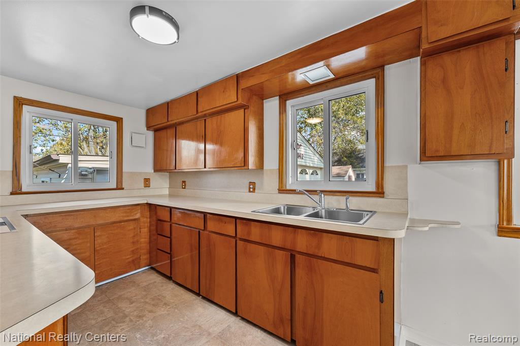 29842 Fort Road Rockwood, MI 48173 - Photo 28 of 42 Gallery Image 28
