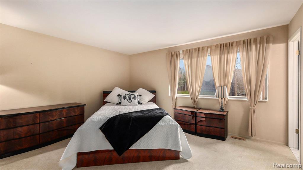 2919 Country Club Drive Rochester Hills, MI 48309 - Photo 18 of 23