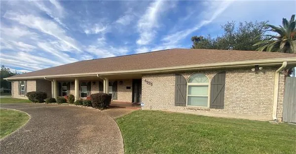 $409,900 | 4929 Antonini Drive, Metairie, LA 70006