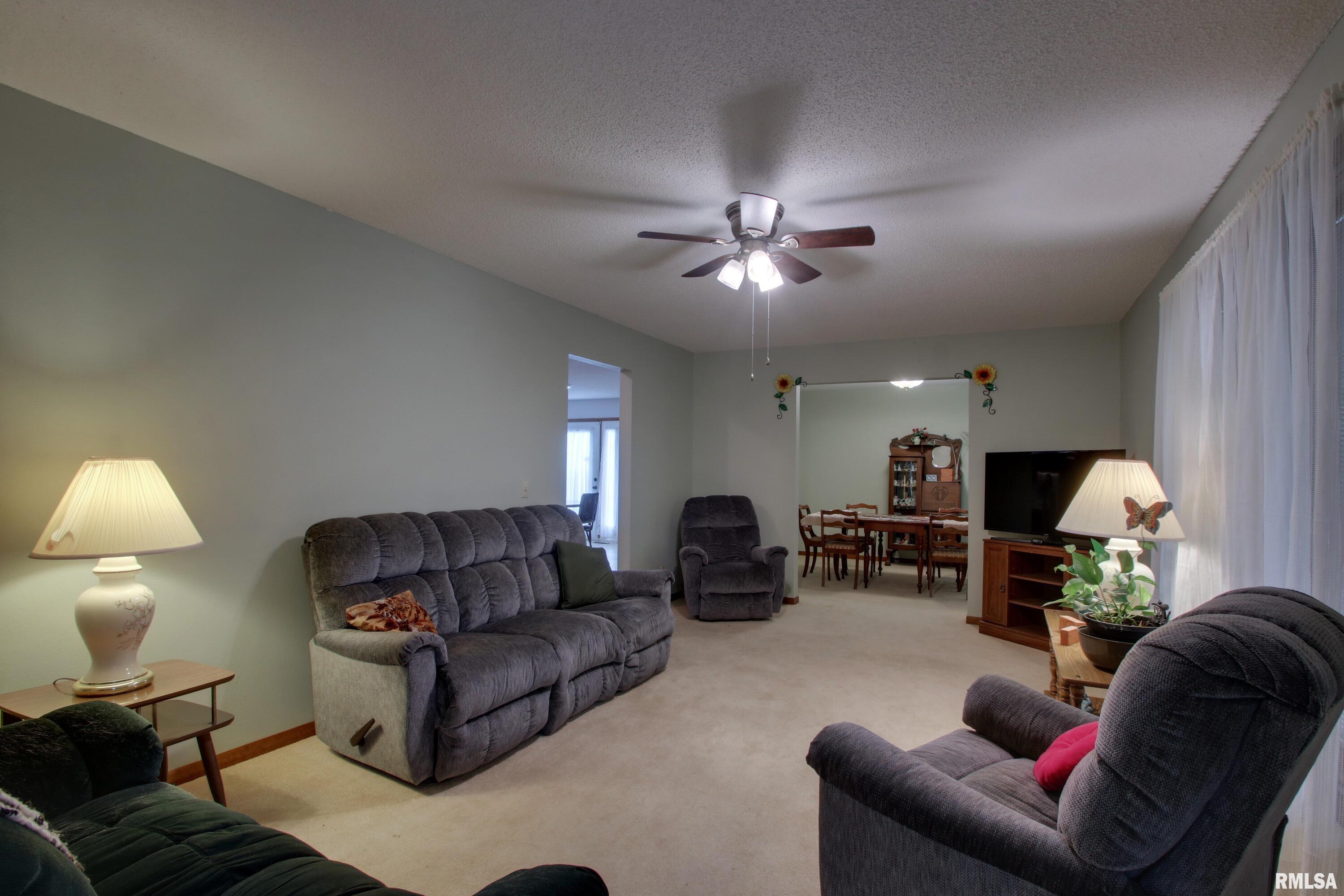 4006 Pine Ridge Drive Quincy, IL 62305 - Photo 4 of 11